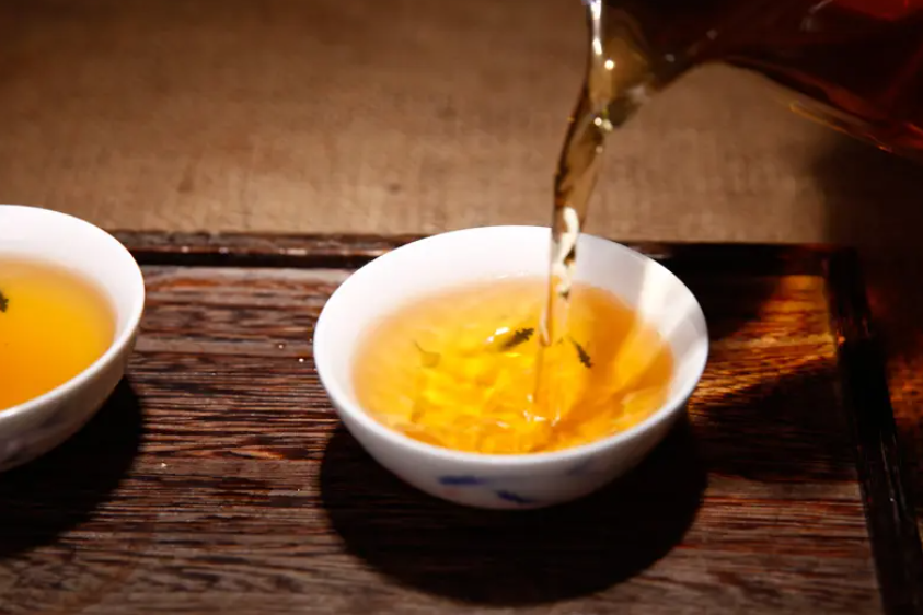 多款茶叶检测出含有“添加剂”，长期喝危害大，添加茶有什么特征