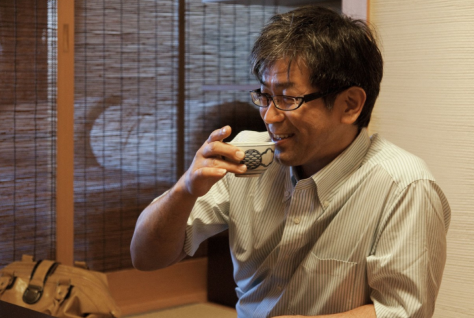 买茶时,只要发现茶叶有这3个“特点”,赶紧避开,100%是添加茶