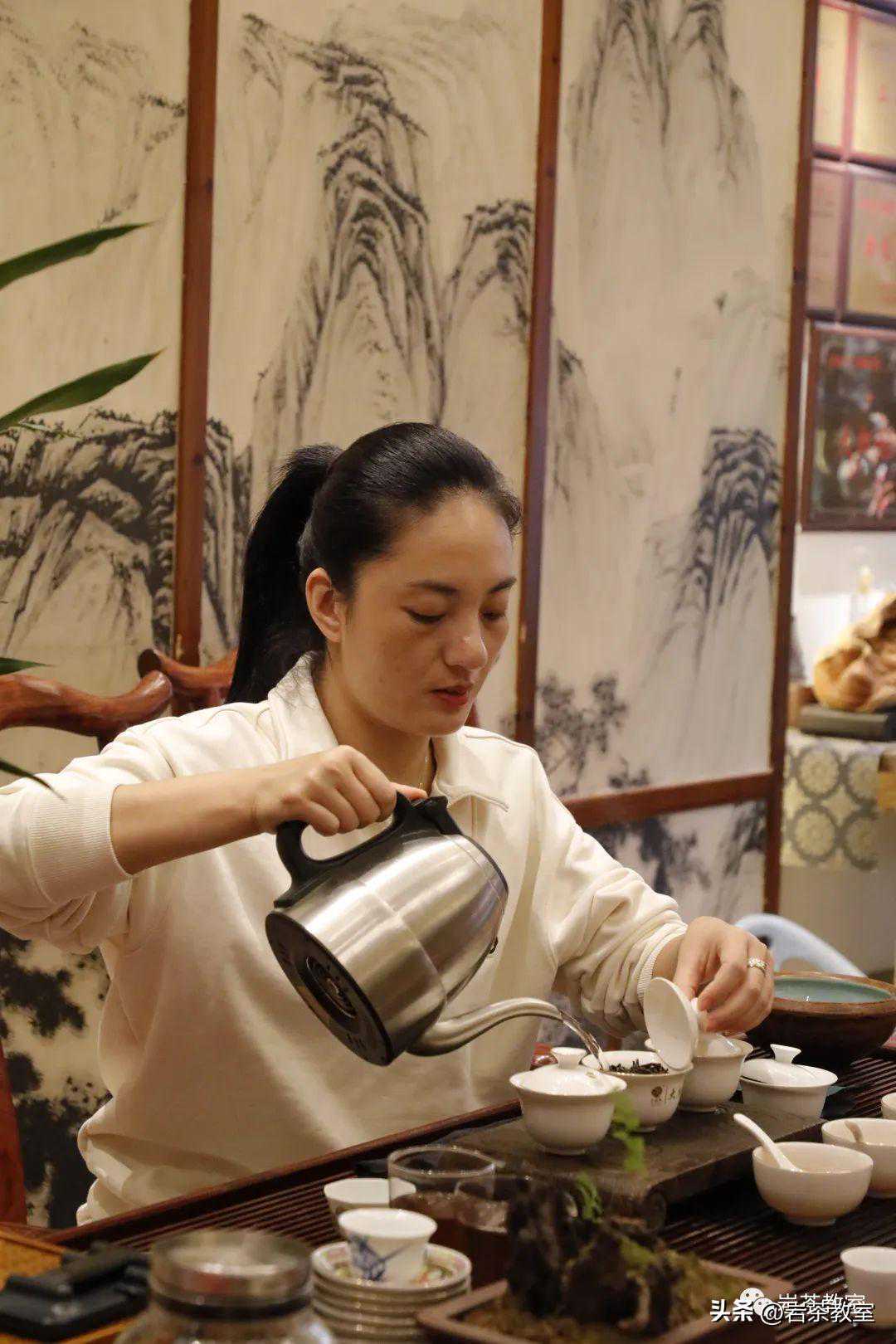 山场主人胡小华、吴丹 | “满分的老丛，其实不在正岩之中!”