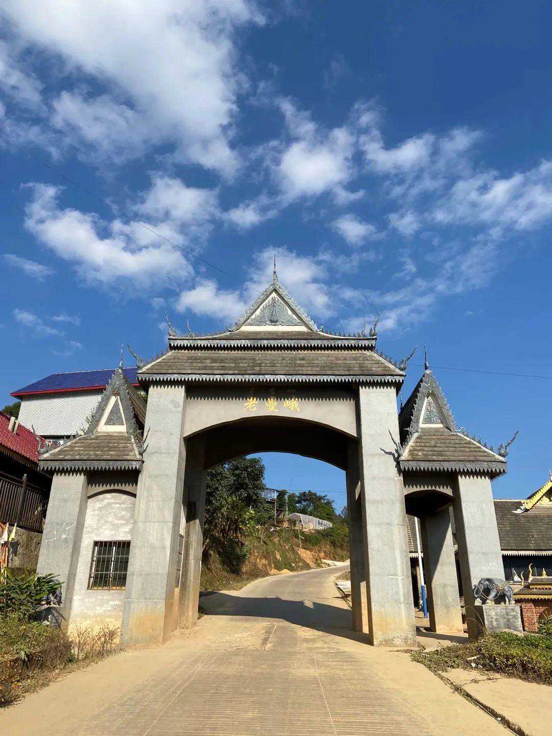 绕不开的老曼峨，登佛教圣地