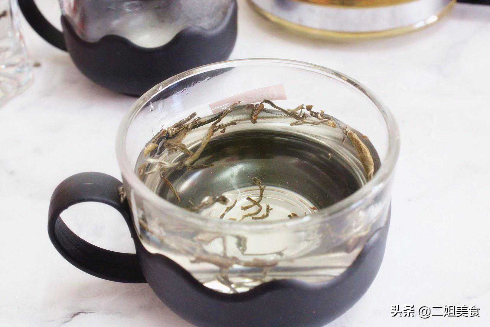 泡茶时,到底是先放茶叶还是先加水?教您正确的泡茶方法,别弄错