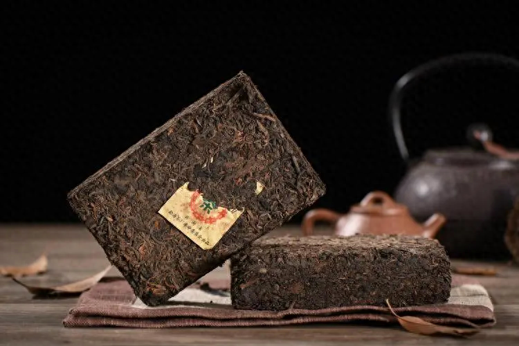 普洱砖茶：一方砖茶，千载风华——解读云南西双版纳的茶中瑰宝