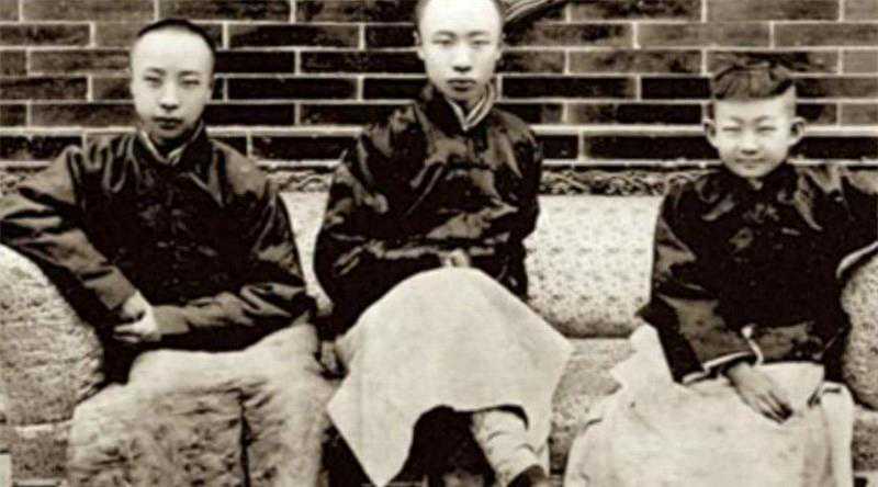 溥仪弟弟、慈禧孙子溥仁追悼会:数百名皇室后裔参加,一生低调