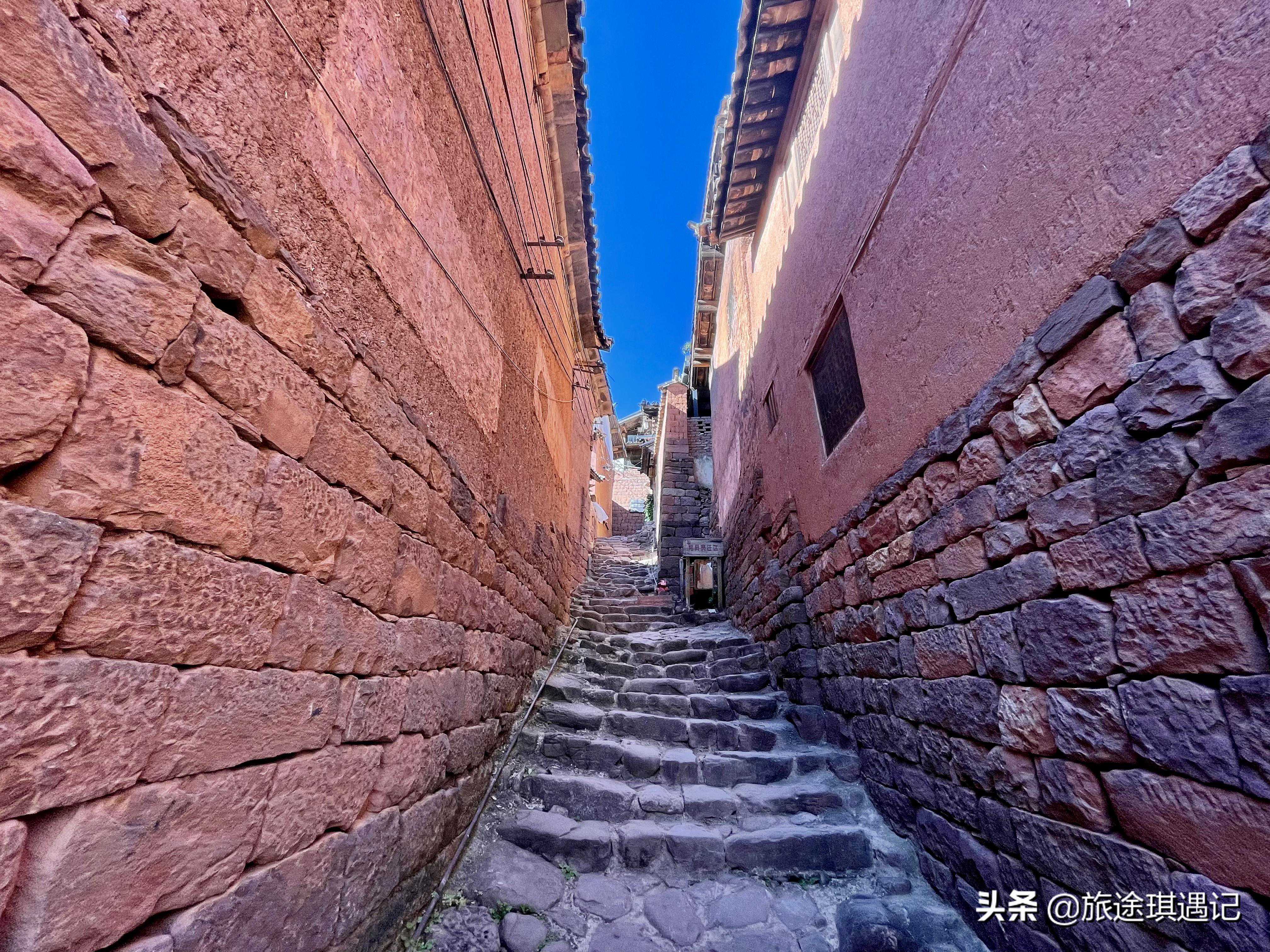 至今还有马帮通行,大理诺邓活着的茶马古道,盐和火腿闻名全国