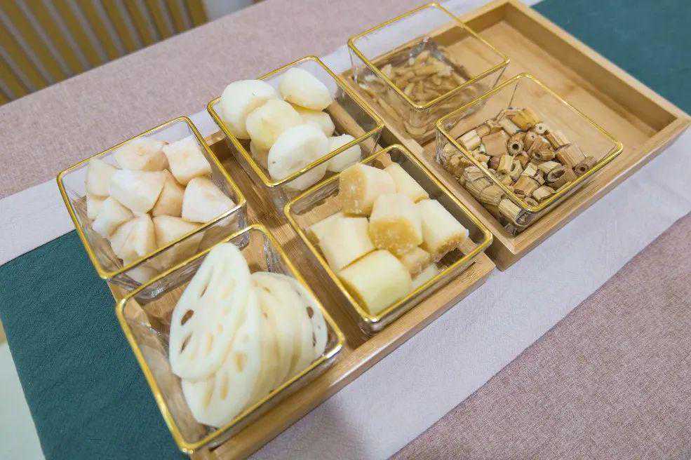 清凉解暑,来制作比奶茶更美味健康的五汁饮吧!