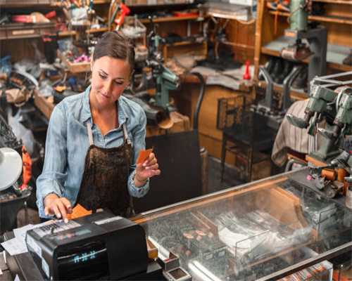 农村新开了一家加减奶茶，看见小孩哥带着妹妹，好羡慕现在...