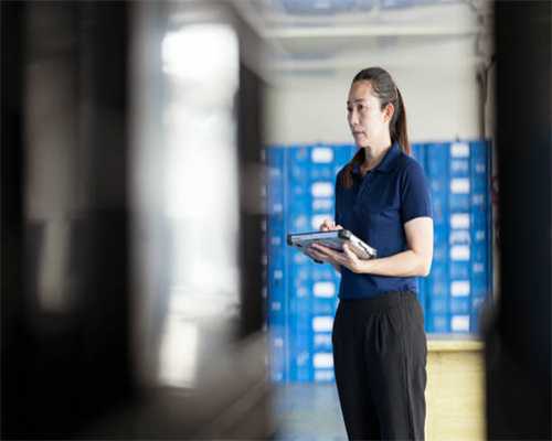 港丽精致粤式传统年夜饭颠覆茶餐厅印象